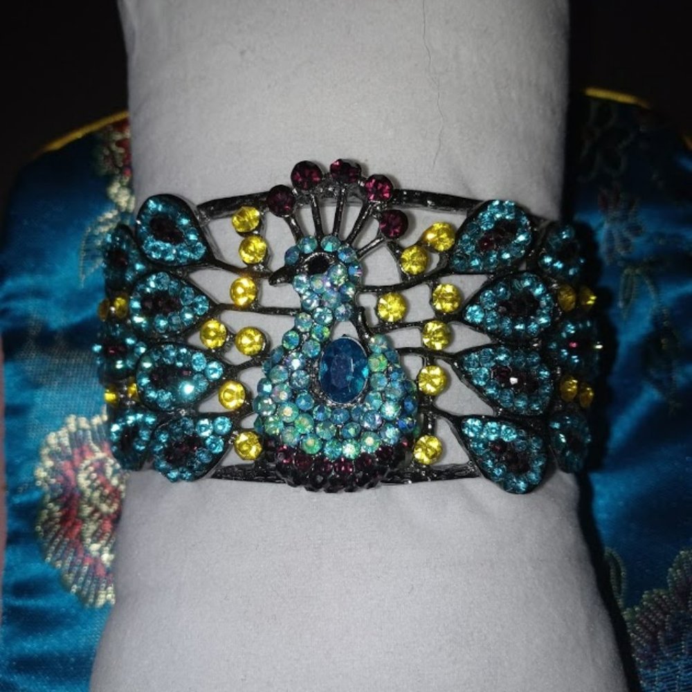 Peacock design cuff Bracelet